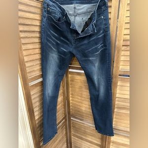 Seven7 Premium Denim Co. Slim cut size W34L30. Like new condition.